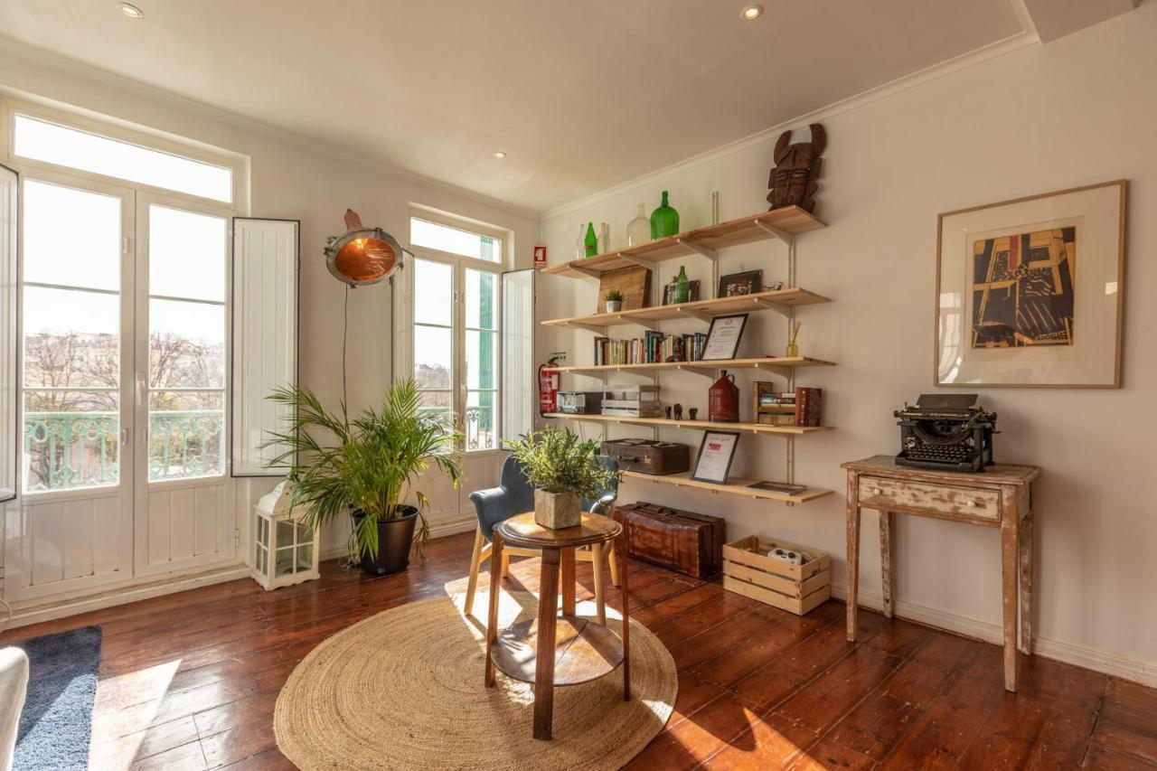 Fantastic Family Apartment In Estrela Lissabon Exterior foto